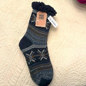NWT Muk Luks furry socks in Sz S/M  (8-10)